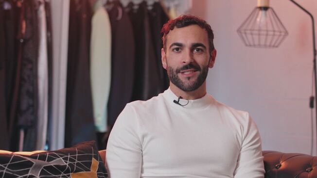 Mengoni Due Vite In Francese Studio Aperto Video Mediaset Infinity