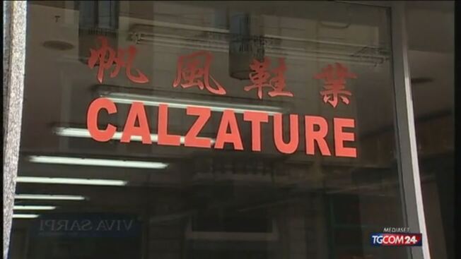Milano Tre Donne Cinesi In Catene Fuggono Nude Tgcom24 Video