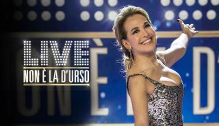 Live Non E La D Urso 2019 2020 Mediaset Play