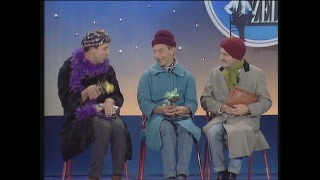 Aldo, Giovanni e Giacomo interpretano le loro madri a Zelig - Facciamo Cabaret 1998
