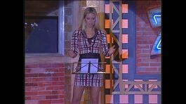 Michelle Hunziker recita una poesia di Flavio Oreglio a Zelig 2002 thumbnail
