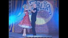 Michelle Hunziker e Claudio Bisio in "Dirty Dancing"