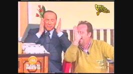 Berlusconi usa i gesti thumbnail