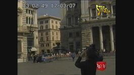 Prodi affacciato alla finestra thumbnail