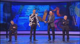 Jonny Groove e la piaga nelle discoteche thumbnail