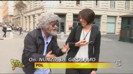 Beppe Grillo, l'infuriato del web thumbnail