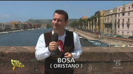 Cocco al porto di Bosa (Oristano) thumbnail