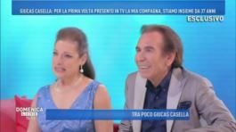 Giucas Casella per la prima volta in tv con la compagna thumbnail