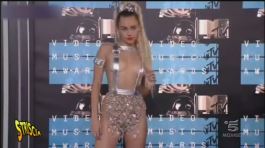 Miley Cyrus agli MTV Awards thumbnail