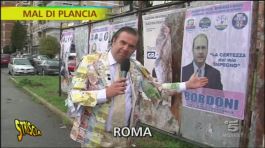 Roma, manifesti elettorali abbandonati thumbnail