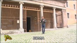 Moderna scala inutile a Roma thumbnail