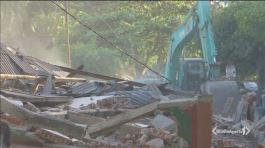 Indonesia, 140 sotto le macerie thumbnail