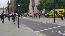 Auto contro il Parlamento, paura a Londra thumbnail
