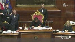 Fiducia alla manovra e il Parlamento esplode thumbnail