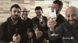 Gli auguri a sorpresa di Lele dei Negramaro thumbnail