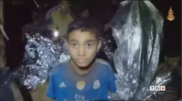 Cunicoli e sub per salvare i ragazzi, cala l'ossigeno, il tempo stringe thumbnail