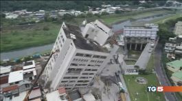 Taiwan, terremoto danni e 140 dispersi thumbnail