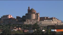 In treno tra i borghi più belli d'Italia thumbnail