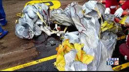 Indonesia, boeing precipita nelle acque thumbnail