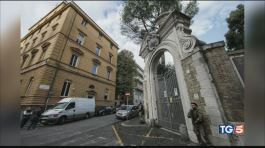Macabra scoperta è mistero a Roma thumbnail
