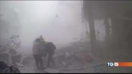 Siria, Assad bombarda è un massacro di civili thumbnail