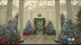 Melania Trump e gli addobbi di Natale alla Casa Bianca thumbnail