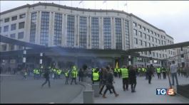 Protesta gilet gialli scontri a Bruxelles thumbnail