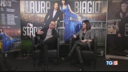 Laura Pausini e Biagio Antonacci insieme sul palco thumbnail