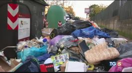 Rifiuti, spento il rogo ma a Roma è emergenza thumbnail