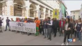L'Aquila in piazza: no al "terremoto fiscale" thumbnail