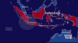 Indonesia: muro d'acqua su Giava e Sumatra thumbnail