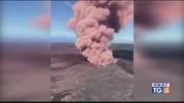 Prima l'eruzione, poi il terremoto thumbnail