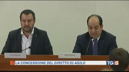 Migranti, Salvini "stretta su asilo" thumbnail