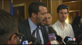 Salvini: sui migranti ridiscutere i trattati thumbnail