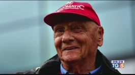 Grave Niki Lauda dopo un trapianto thumbnail