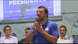 Salvini: non mi fermano e Berlusconi lo difende thumbnail