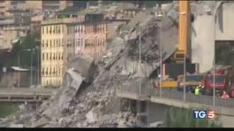 Genova, i monconi del ponte hanno resistito all'ondata di maltempo thumbnail