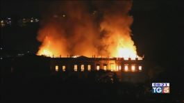 Inferno al Museo di Rio de Janeiro thumbnail