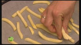 La lavorazione delle patate thumbnail