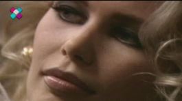 Claudia Schiffer, 30 anni di carriera ma... thumbnail