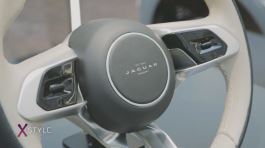 Design senza tempo, un'auto icona: "Jaguar" thumbnail