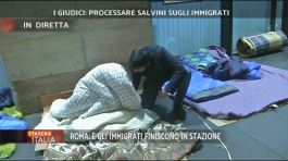 Roma: gli immigrati sfollati finiscono alla stazione Termini thumbnail