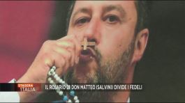 Salvini con il rosario thumbnail