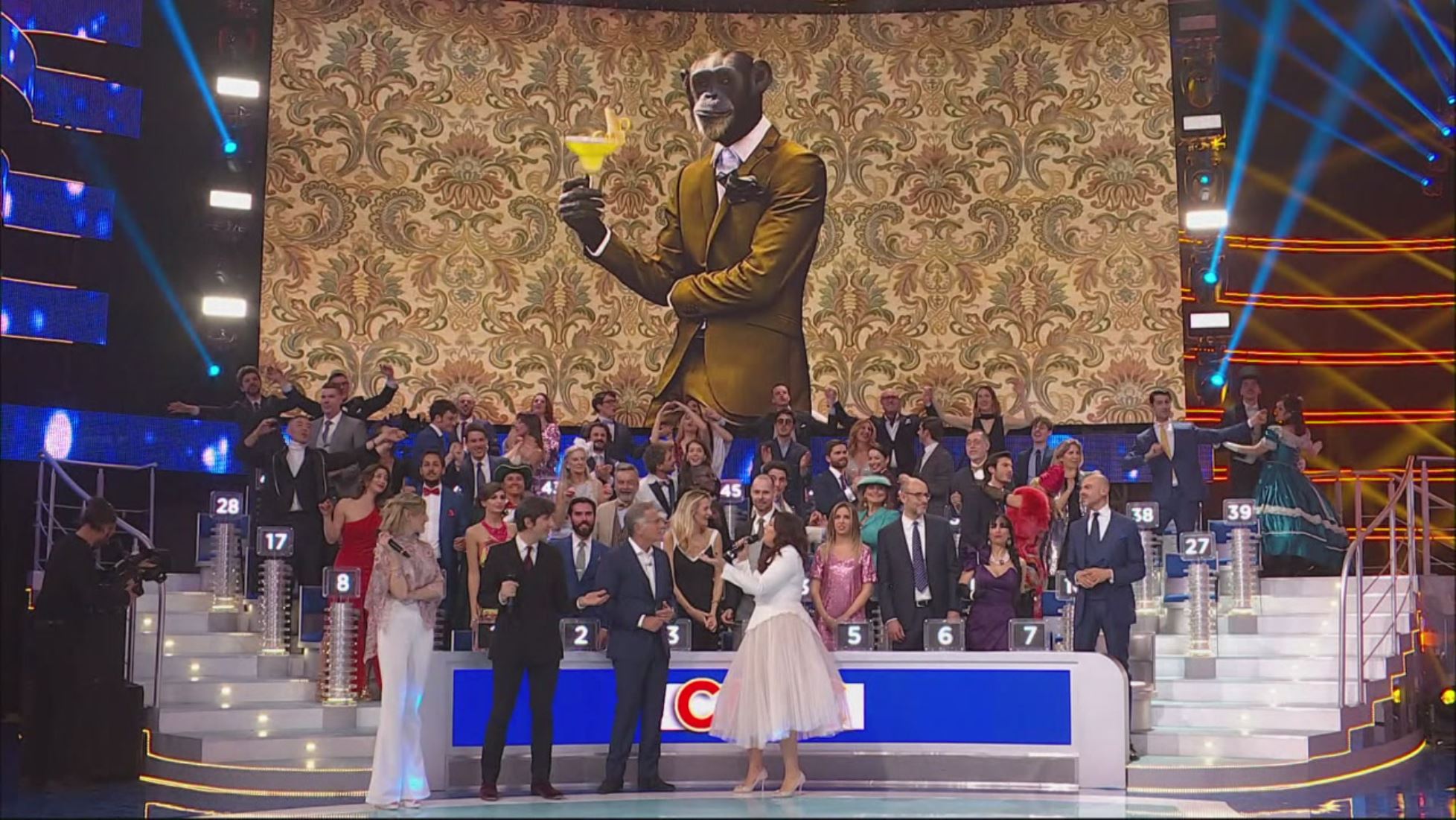 La Filosofia Di Vita Degli Chic Ciao Darwin 8 Terre Desolate Video Mediaset Play