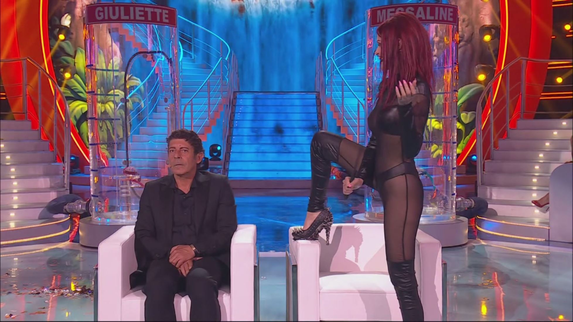 E Per Finire In Bellezza Highligts Ciao Darwin 8 Terre Desolate Video Mediaset Play