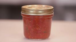 Fatto in casa: sugo di peperoni e pomodori al basilico thumbnail