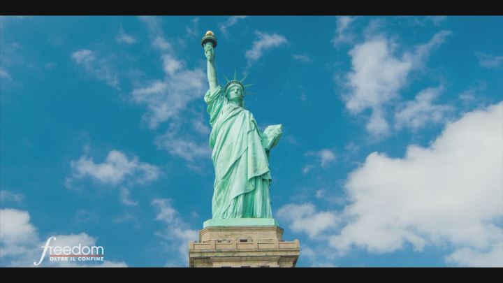 La Prima Statua Della Liberta Freedom Oltre Il Confine Video Mediaset Play