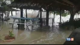 Violenta tempesta tropicale in Thailandia thumbnail