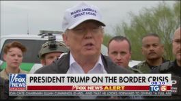Muro tra Usa e Messico, Trump vola sul confine thumbnail