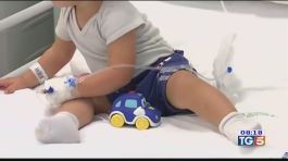 Bimbo malnutrito corsa in ospedale thumbnail